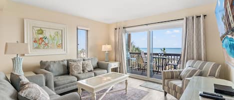 Condo Deluxe, 3 habitaciones, balcón, vista al océano (I #314) | Área de sala de estar