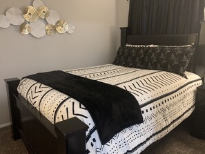 1 habitación, tabla de planchar con plancha, wifi gratis y ropa de cama 