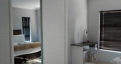 A Modern home, in the heart of the city, 2 minutes to the biggest shopping mall