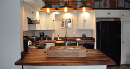 2-Bedroom Condo in the Heart of the Gorge!