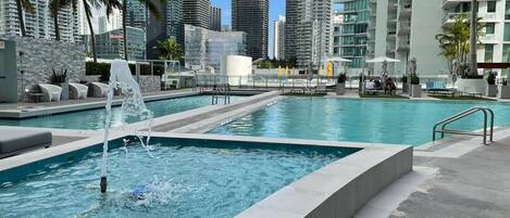 Piscine extérieure, piscine chauffée