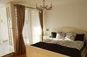 1 bedroom, iron/ironing board, travel crib, WiFi