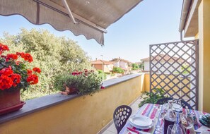 Outdoor dining - 2 bedroom amazing apartment in Riola Sardo (Riola Sardo)