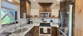 New one-bedroom upstairs apartment near Teton Canyon