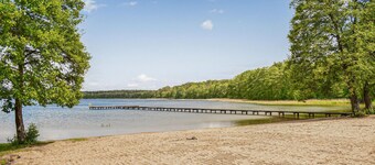 Stunning apartment in Dominikowo