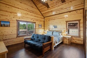 تلفزيون ذكي، مدفأة، كرة قدم الطاولة