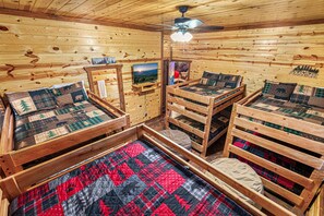 8 bedrooms, desk, iron/ironing board, travel crib