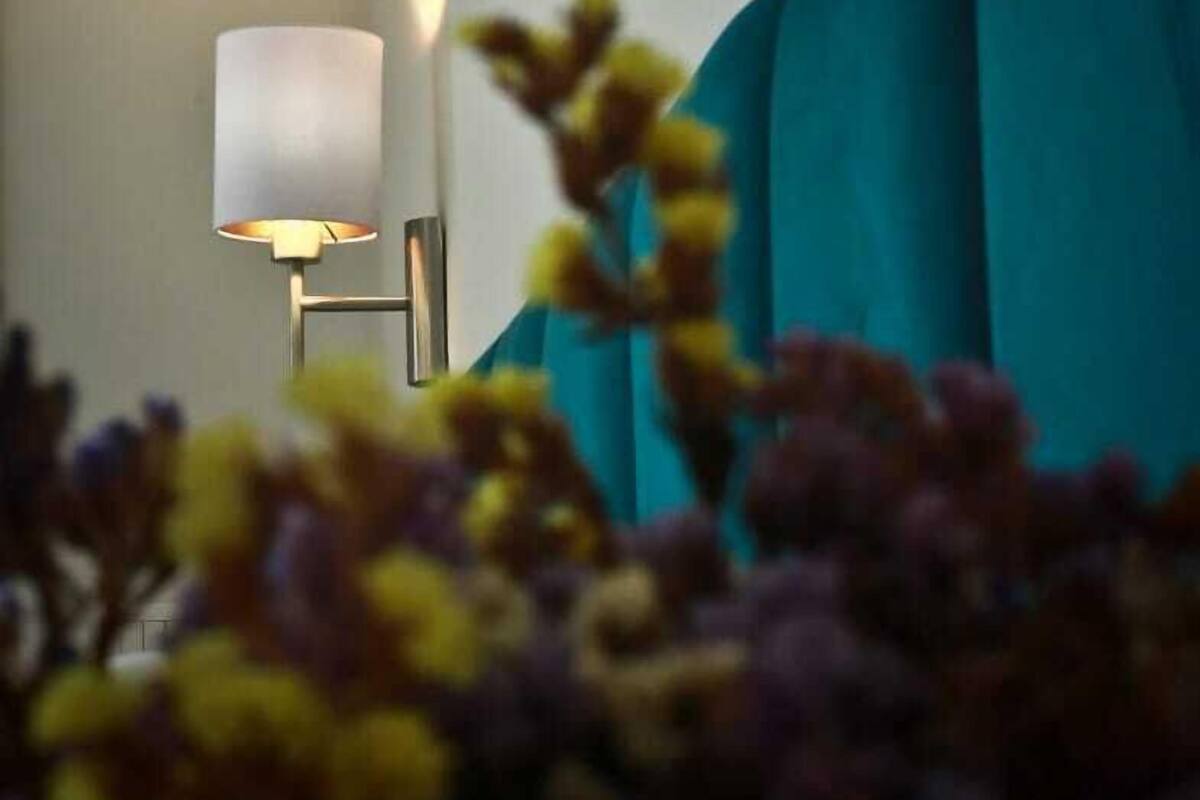 Memory-foam beds, desk, free WiFi, bed sheets