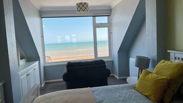 4 bedrooms, iron/ironing board, travel crib, free WiFi