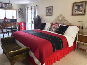 Superior Double Room | Premium bedding, memory foam beds, individually decorated - Crystal River Lullaby B&B (Crystal River)