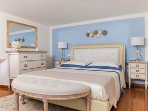 2 bedrooms, in-room safe, iron/ironing board, travel crib
