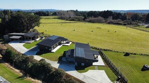 Property grounds - Up to 24 people, 10 bedrooms, 4 bathrooms, 2 kitchens (Ohakune)