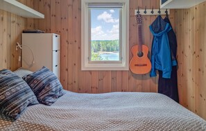 3 bedrooms, travel cot - 3 bedroom nice home in Mykland (Mykland)