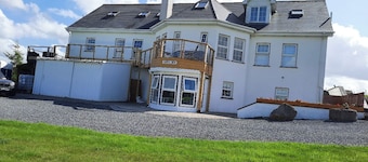 Beautiful Rural Ground Floor Flat with Waterfront View