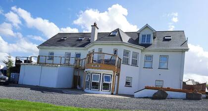 Beautiful Rural Ground Floor Flat with Waterfront View