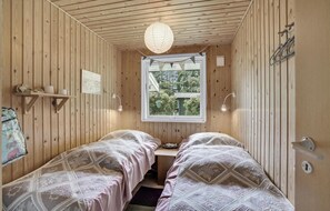 4 bedrooms, travel cot, free WiFi