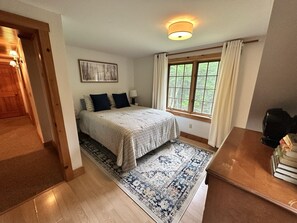 4 bedrooms, free WiFi, bed sheets