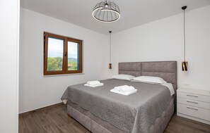 5 chambres, lit parapluie, Wi-Fi gratuit, draps fournis