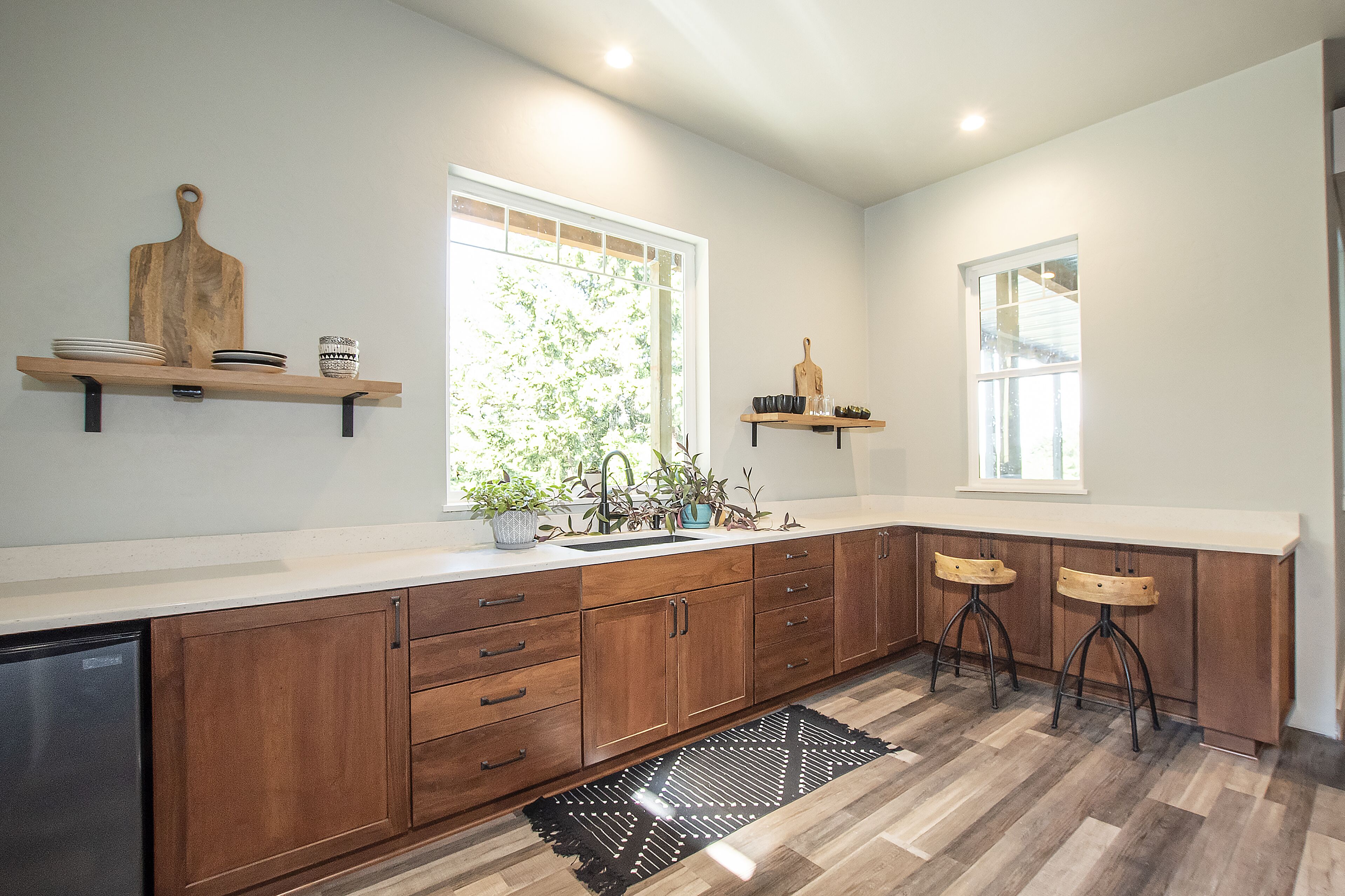 Fridge, microwave, coffee/tea maker, toaster