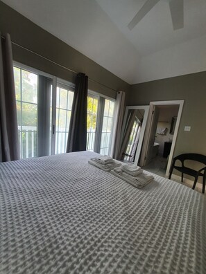 2 chambres, fer et planche à repasser, Wi-Fi gratuit, draps fournis