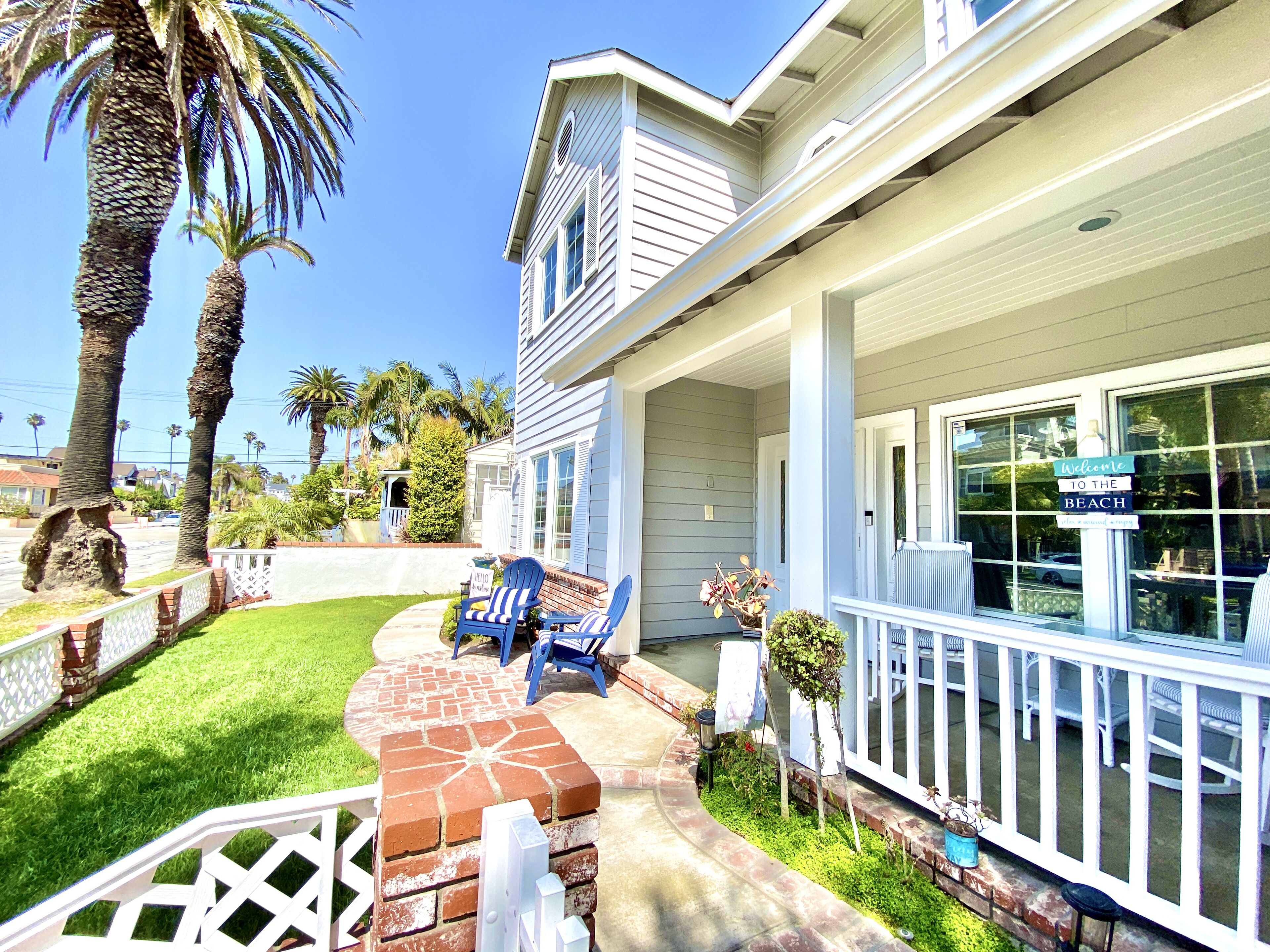Spacious Beach House Walking distance from the Beach and Downtown