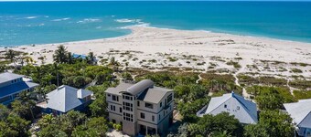 BEAUTY AND THE BEACH- BEACHFRONT MANSION, HEATED POOL