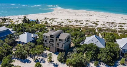 BEAUTY AND THE BEACH- BEACHFRONT MANSION, HEATED POOL