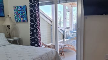 3 bedrooms, in-room safe, desk, iron/ironing board