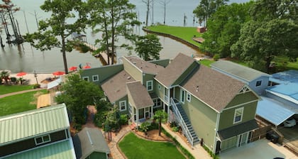 Edgewater "The Landing" Coastal 3 bedroom Duplex. Private beach, Relax and enjoy