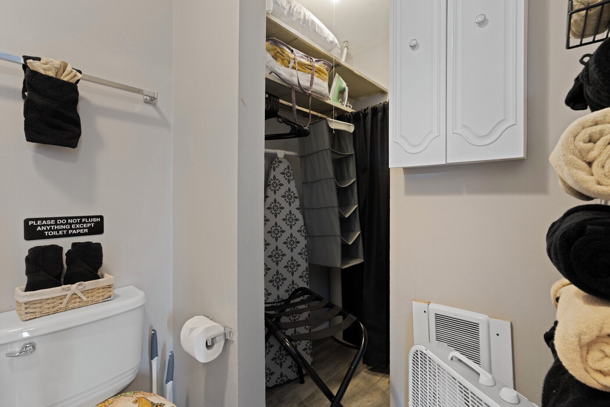 Combined shower/tub, hair dryer, towels, shampoo