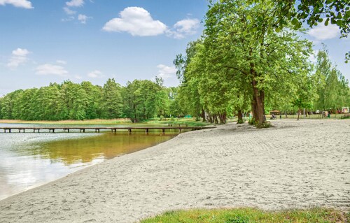 Lovely home in Dominikowo with WiFi