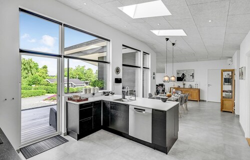 Cozy home in Farsø with WiFi