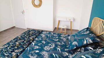 Fer et planche à repasser, lit parapluie, Wi-Fi gratuit