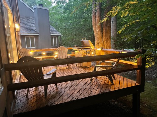 Cozy Getaway located on JACK FROST MOUNTAIN with private lake club access