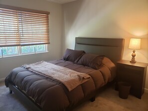 3 Schlafzimmer, Schreibtisch, Bügeleisen/Bügelbrett, WLAN