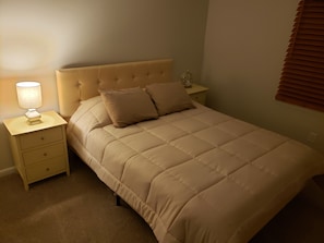 3 Schlafzimmer, Schreibtisch, Bügeleisen/Bügelbrett, WLAN