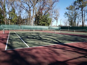 Sports court - Comfortable 3 Bedroom, 3 Bathroom With Amenities! (Savannah)