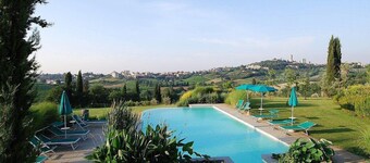 Appartamento Reginaldo F: A bright and cheerful apartment in the characteristic style of the Tuscan countryside, with Free WI-FI.