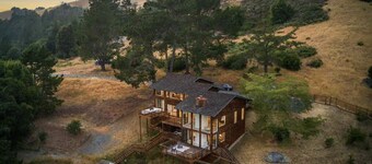 Unique private access studio with outdoor spa in paradise.