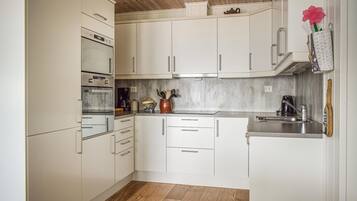 Frigorífic, forn, placa de cuina i rentaplats