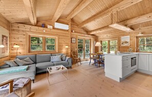 Fireplace - Cozy home in Ulfborg with kitchen (Ulfborg)