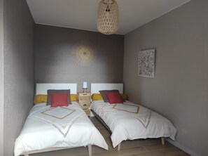 2 bedrooms, iron/ironing board, free WiFi, bed sheets - Gîte des 3 arbres (Aramits)