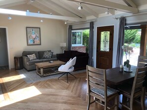 Interior - Beautiful, private, sunny, ideal location, 31 night minimum (Carmel Valley)