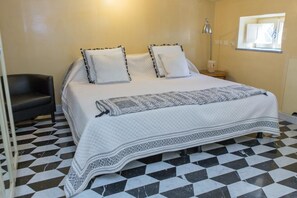 1 chambre, fer et planche à repasser, lit parapluie, Wi-Fi gratuit