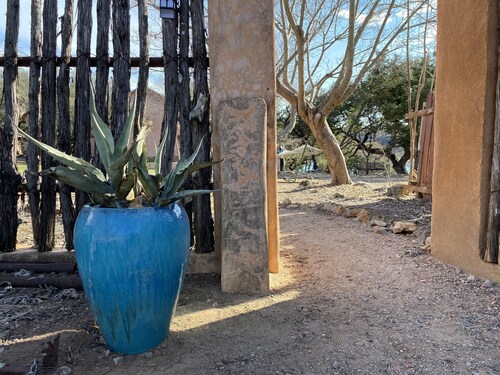 Lakefront Love Getaway: Winery, Kayaks, SUPs, Yoga, Massage, Krause Springs!