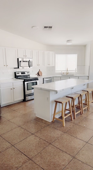Dining tables, kitchen islands