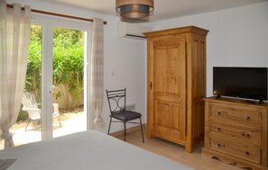 3 bedrooms, travel crib, free WiFi