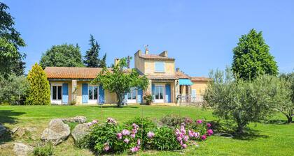 Beautiful home in Lançon-Provence