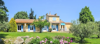 Beautiful home in Lançon-Provence