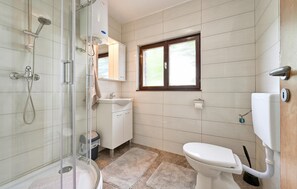 Shower, hair dryer - Lovely home in Sopron (Sopron)